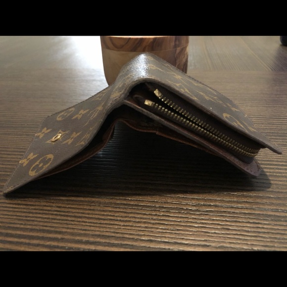 Authentic Louis Vuitton Billfold Wallet - Picture 4 of 7
